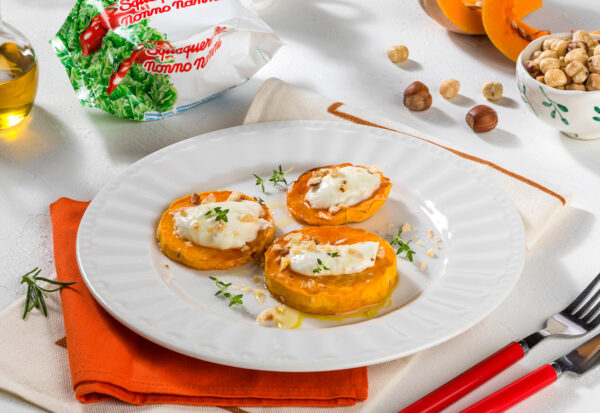 Ricetta Zucca al forno con squaquerello, nocciole e miele